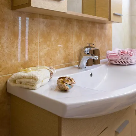 Σπίτι διακοπών Galatas -two Floor With Private Garden Χανιά