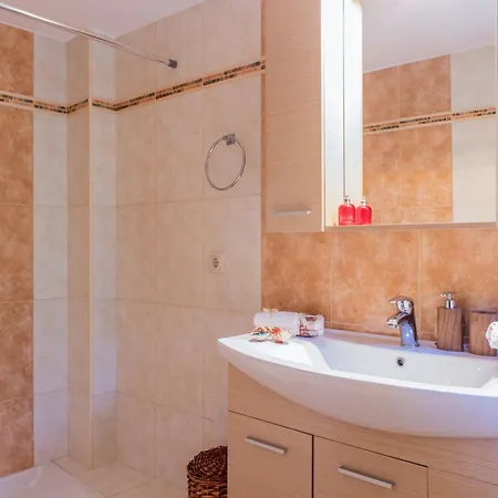Galatas -two Floor With Private Garden * Chania (Crete)