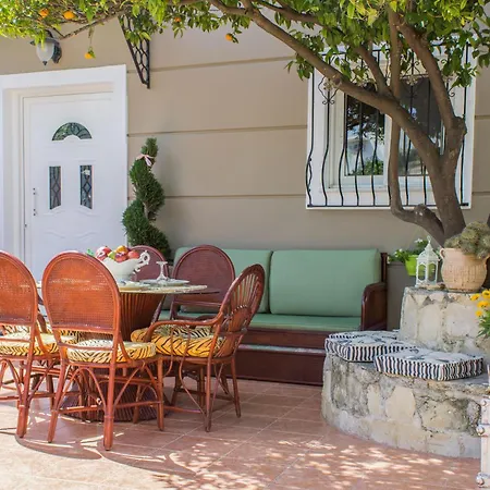 Galatas -two Floor With Private Garden